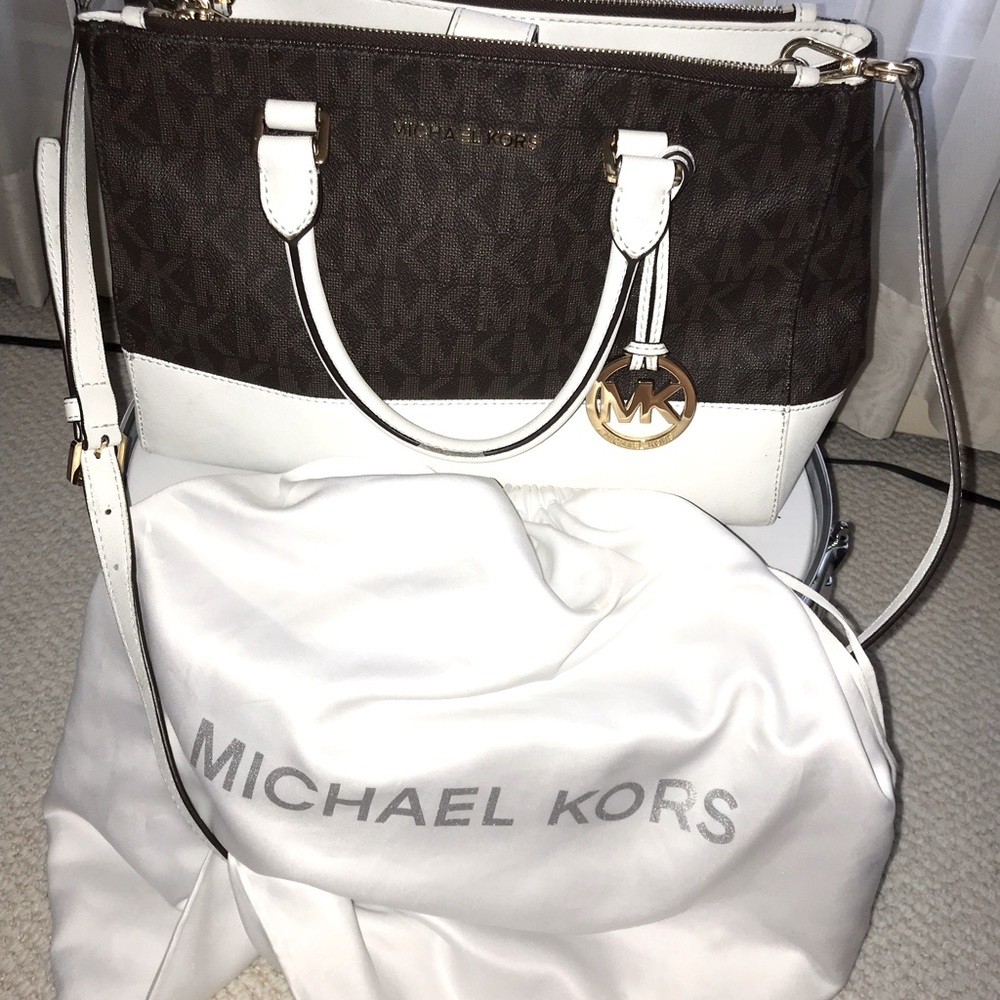 Micheal Kors Purse